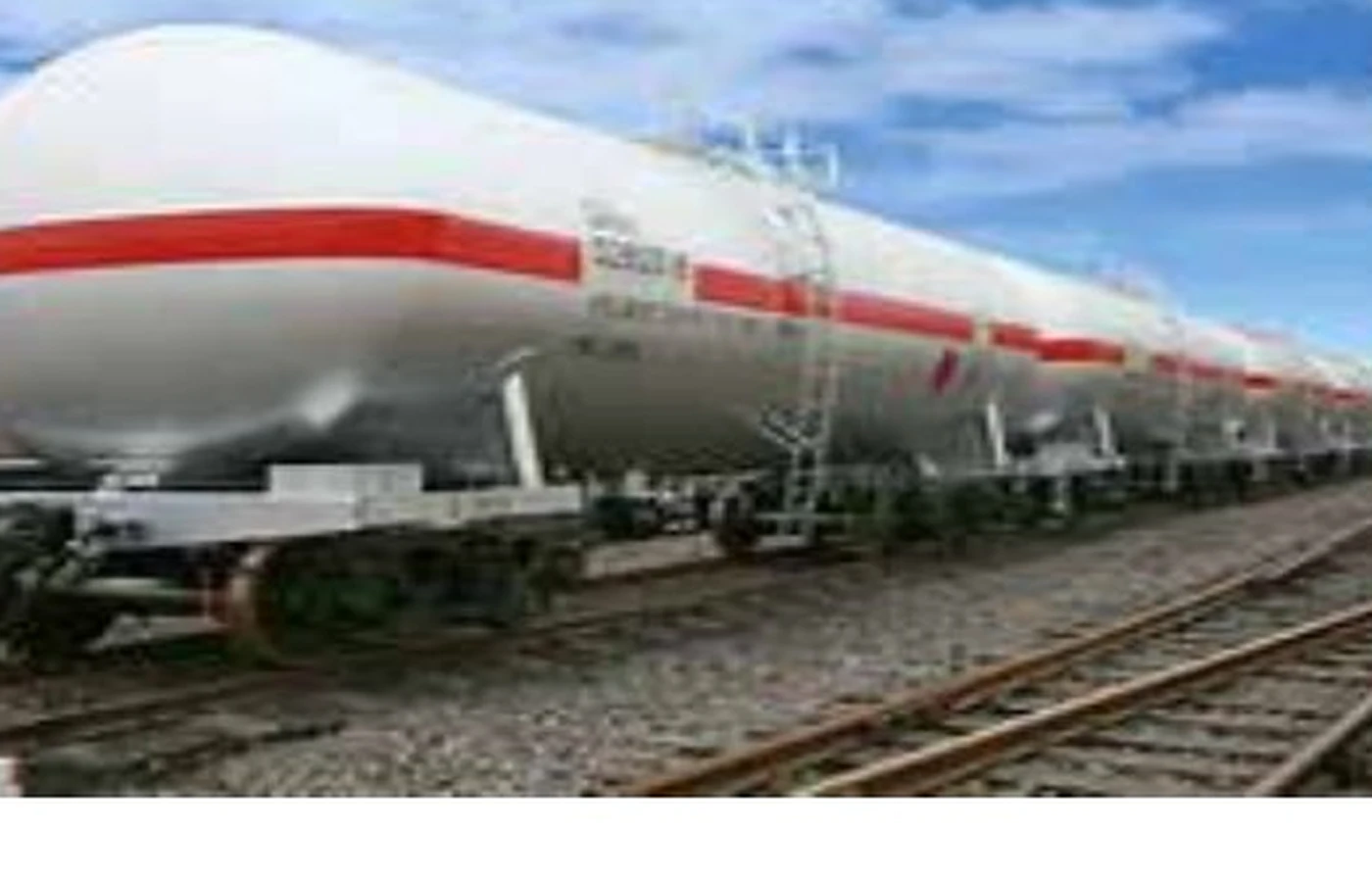 Rail tank car cleaning application